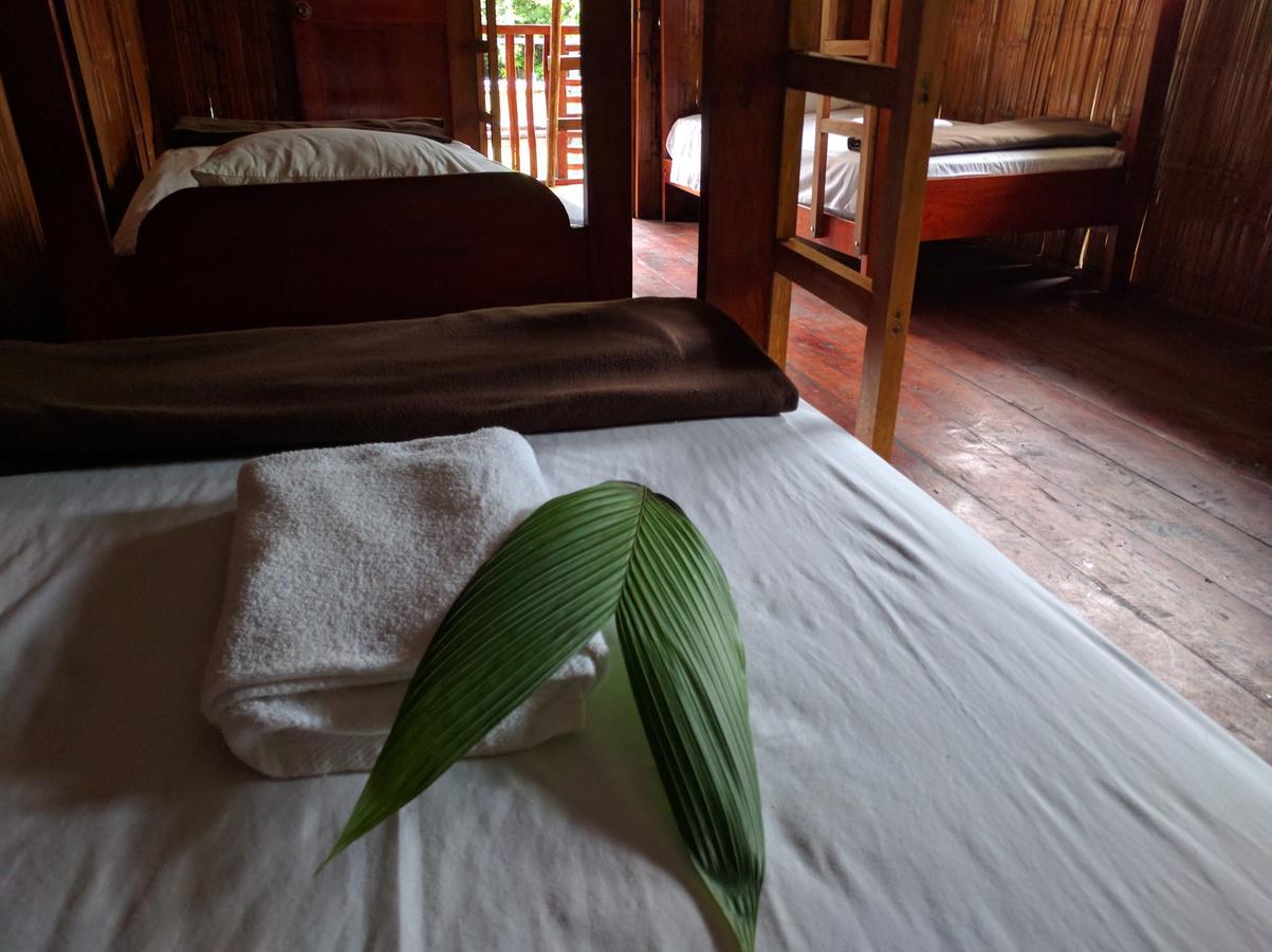 Green Forest Ecolodge Puerto Montufar 외부 사진